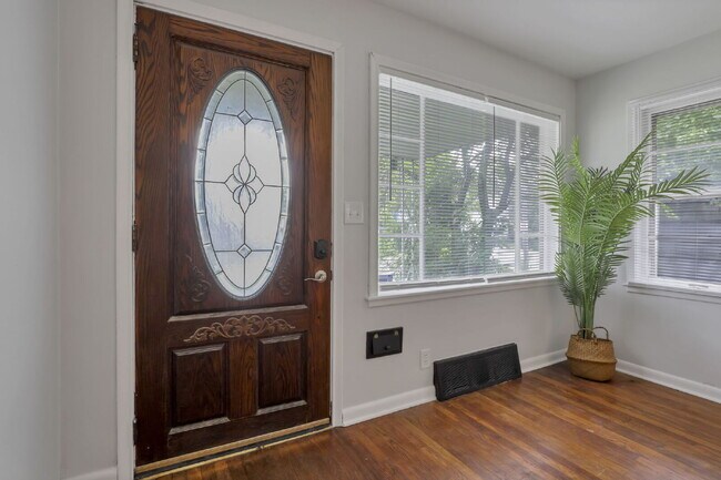 Building Photo - Beautifully Updated 3-Bedroom Home – Spacious, Modern, and Move-In Ready!