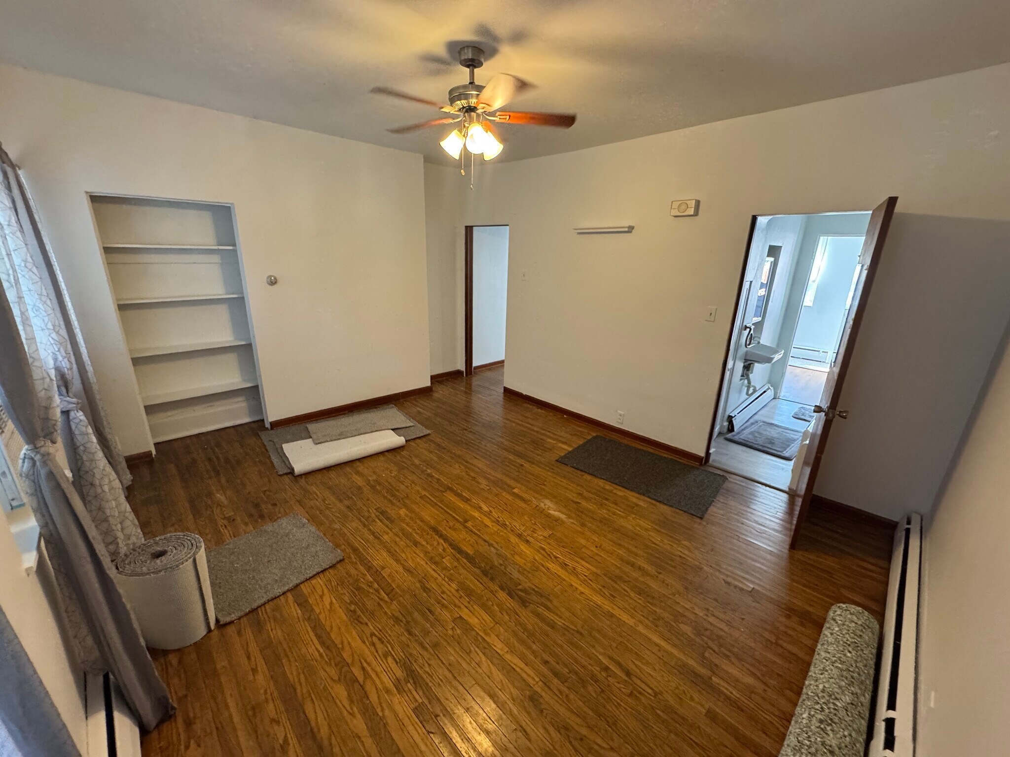 Front Room/Living Room - 4052 Penn Ave