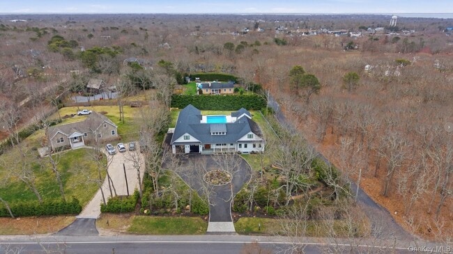 Building Photo - 47 Old Riverhead Rd