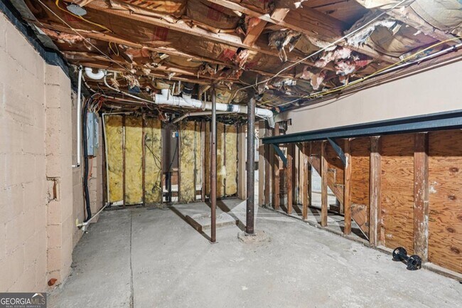 Building Photo - 172 Meador Way SE