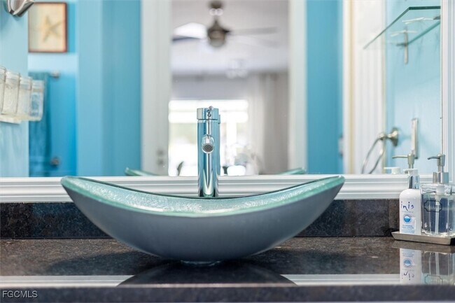 Building Photo - 4516 SW 21st Pl