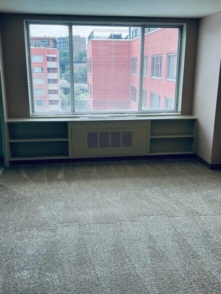 Building Photo - 1121 ARLINGTON Blvd