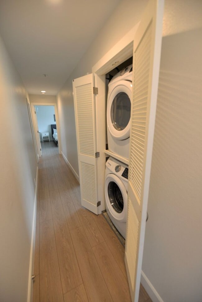 Building Photo - 259 Avenida Granada