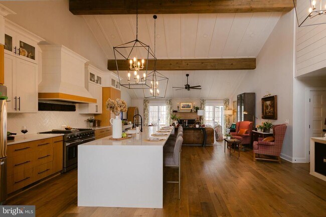 Building Photo - 13230 Falls Rd