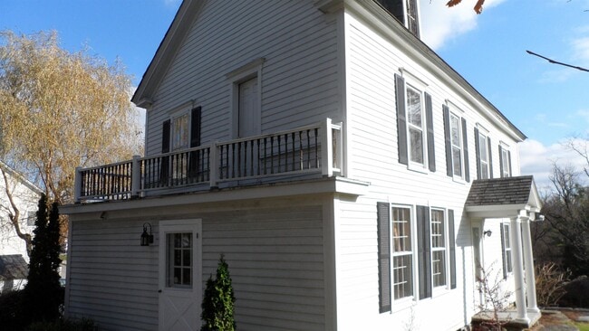 Building Photo - 45 Bakery Ln