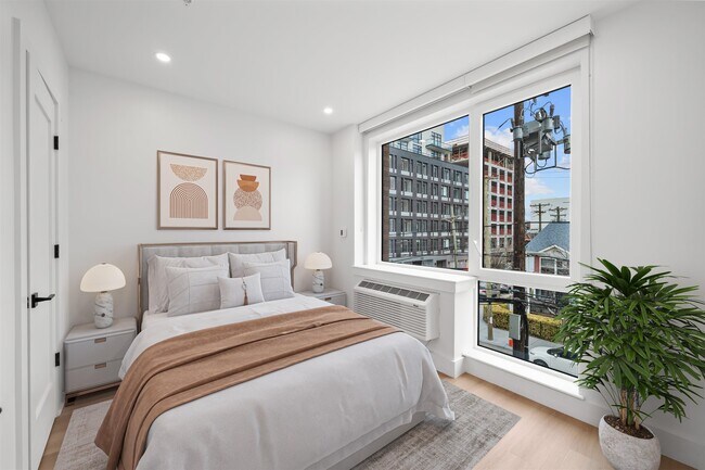 Building Photo - 337 Johnston Ave