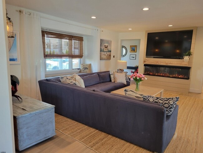 Building Photo - 8601 Fulton Ave