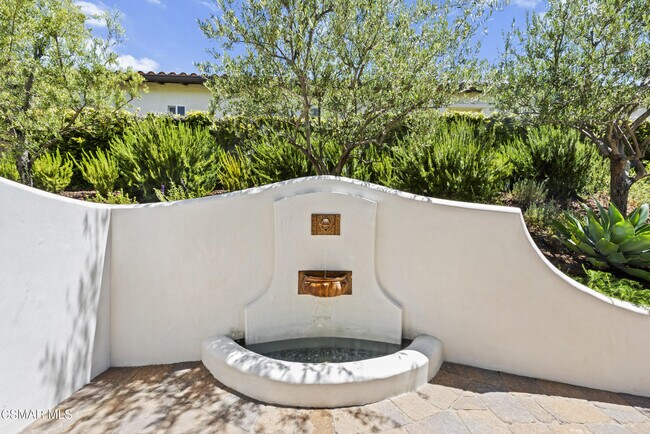 Building Photo - 4372 Via Juanita