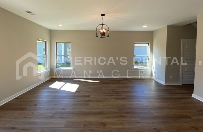 Building Photo - MOVE IN SPECIAL!!! - Home for Rent in Jasper, AL!!! Available to View Now!!! - Sign a lease by 5/...