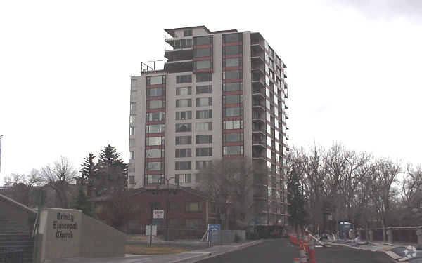 Building Photo - Park Tower Condos