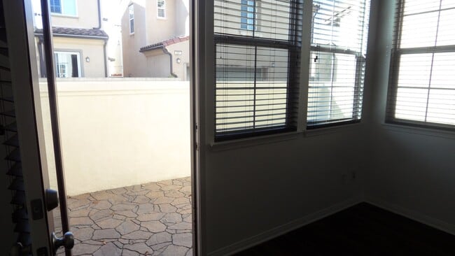 Building Photo - 3BR 2.5 BA 2 Story Home with 2 Car Garage