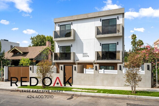 Building Photo - 2001 Vista Del Mar Ave