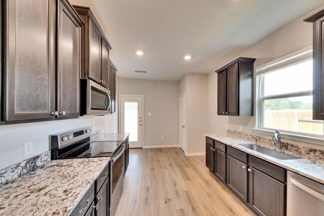 Building Photo - 213 Mount Vernon Way