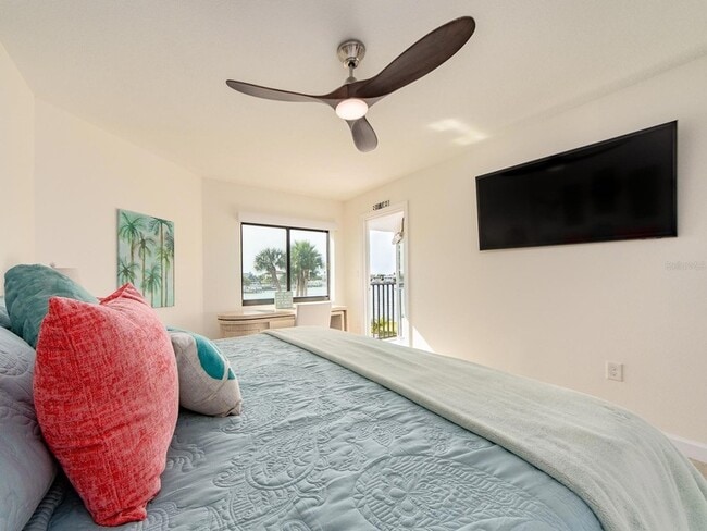 Building Photo - 240 Sand Key Estates Dr