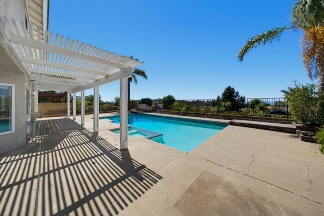 Building Photo - GORGEOUS VIEWS of Anahiem Hills