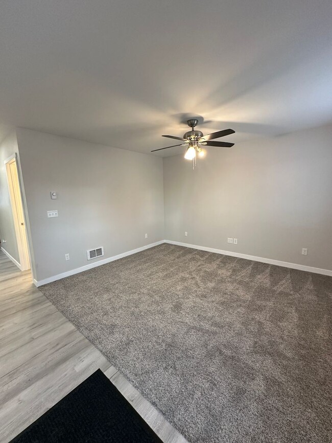 Building Photo - Brand New & Inviting 2 Bedroom, 2 Bathroom Unit in St. Anthony!