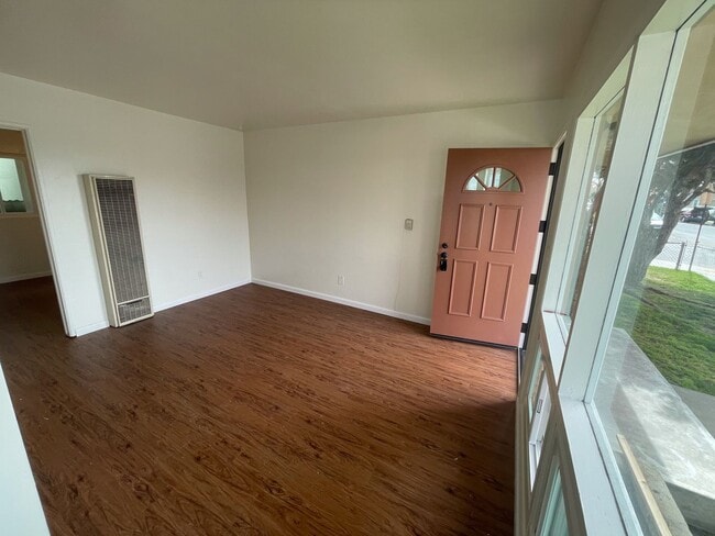 Building Photo - Ocean Beach Duplex