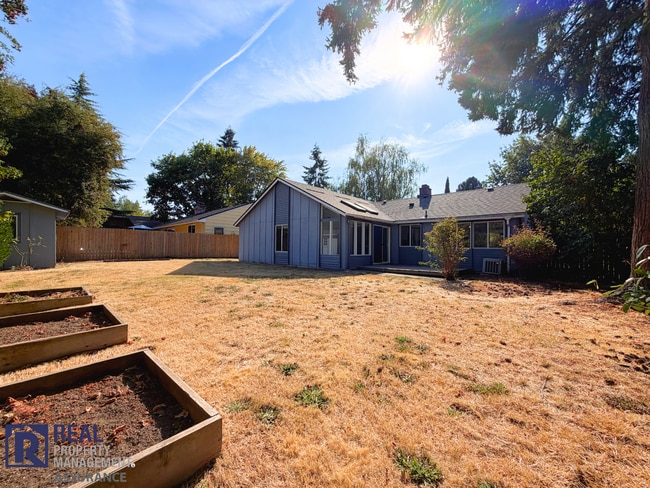 Building Photo - 5470 SW 164th Ct