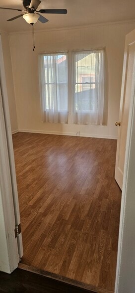 Building Photo - 609 E Main St