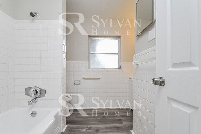 Building Photo - Enjoy living the good life in this 3 bedro...