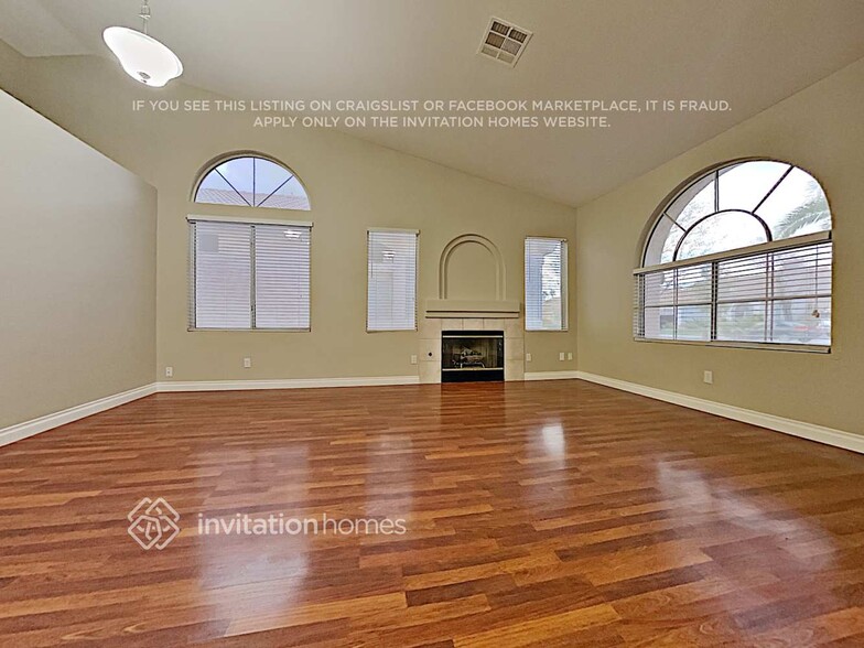 Building Photo - 1133 Coral Rainbow Ave