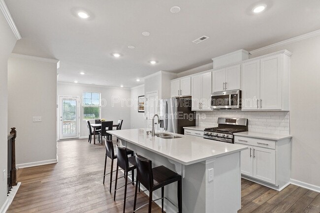 Building Photo - 1721 Chirping Trl