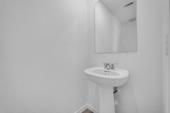 Building Photo - 26710 Willow Ln