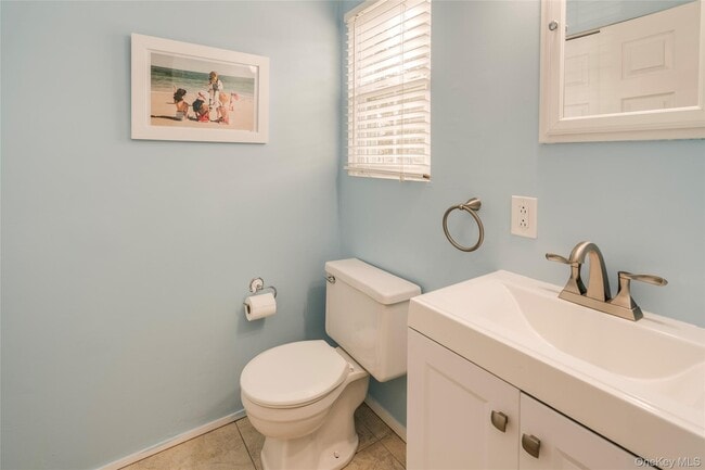 Building Photo - 100 Woodlake Dr W