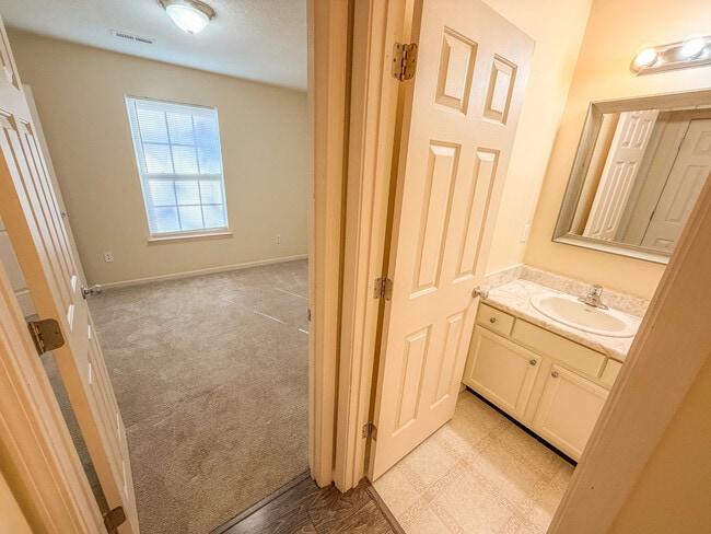 Building Photo - 116 Whipple Ln