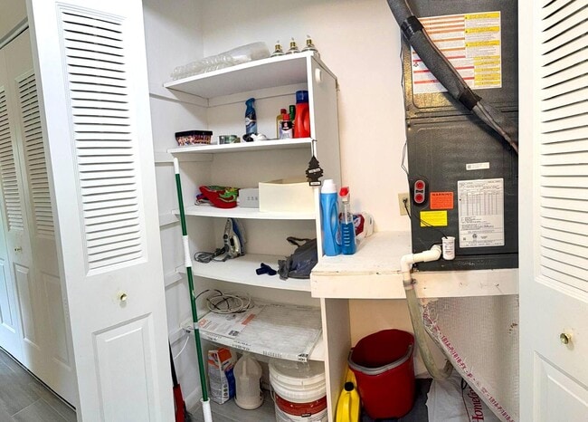 Building Photo - 63 Windsor C