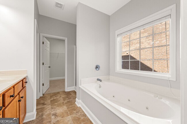 Building Photo - 3329 Rosecliff Trace NE