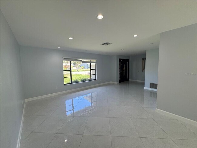 Building Photo - 120 Annwood Rd