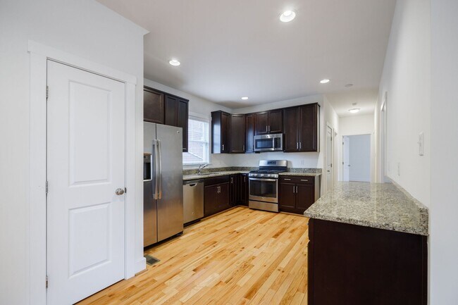 Building Photo - 408 N Robinson St