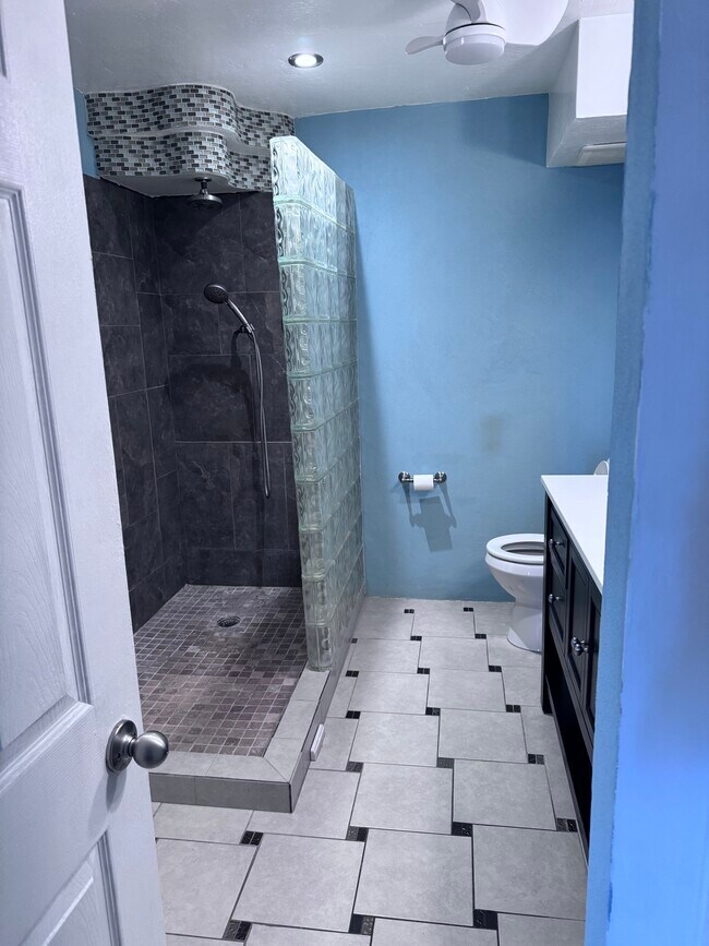 Building Photo - 75-6082-6082 Ali‘i Dr