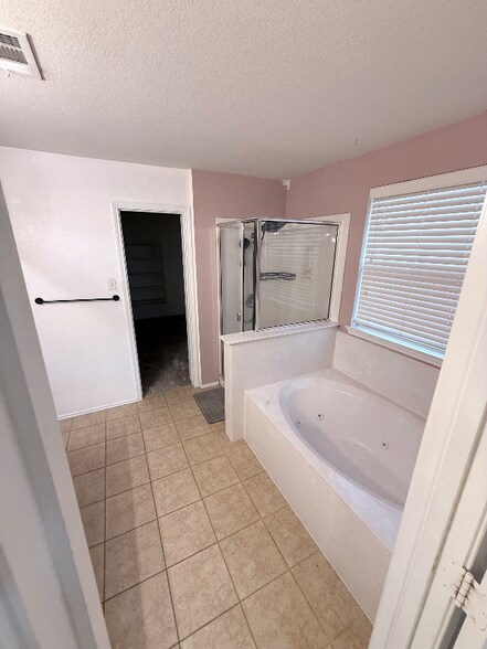 Building Photo - 4709 Auburn Dr