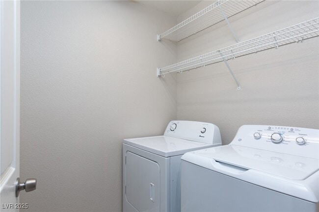 Building Photo - 723 St Aidans St