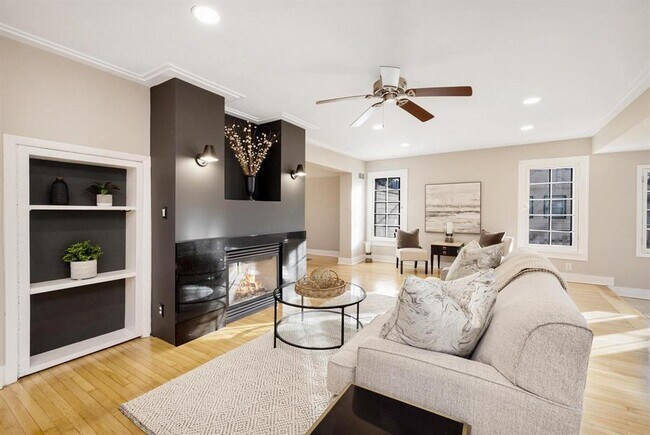 Primary Photo - 1500 E Kensington Blvd