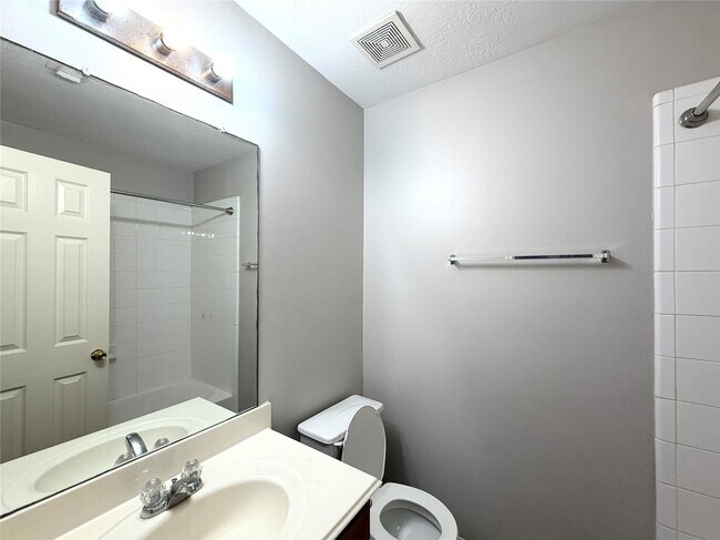 Building Photo - 6415 Mountain Pines Ln