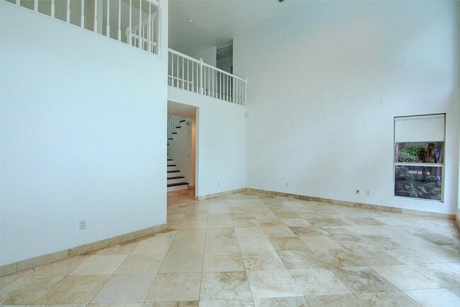 Building Photo - 10 E Indian Sage Cir