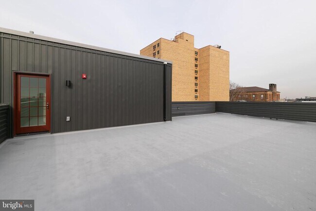 Building Photo - 752 S 16th St