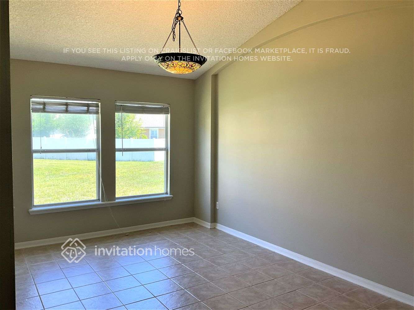 Building Photo - 3749 Briar Ln