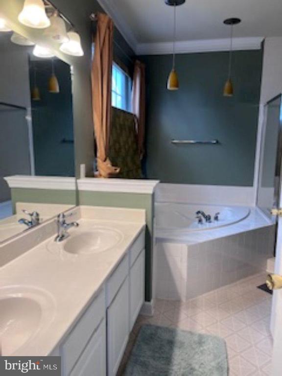 Building Photo - 7522 Lindberg Dr