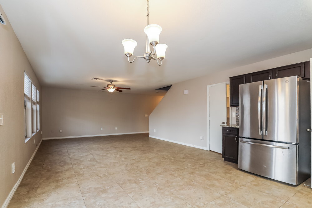 Building Photo - 2809 E Cherry Hills Dr