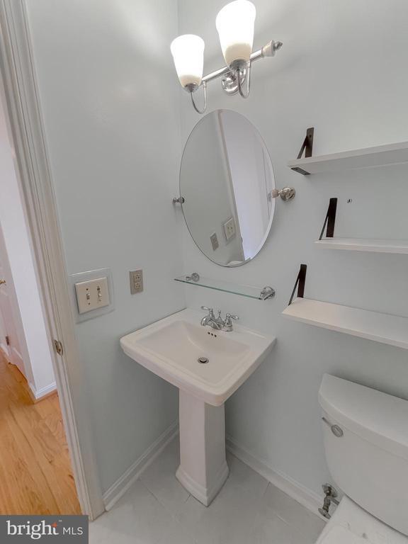 Building Photo - 21133 Woodmere Dr