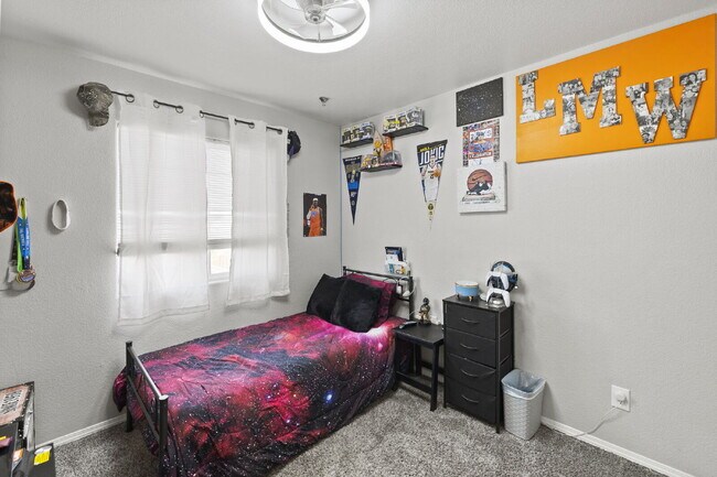 Building Photo - Bright & Spacious 4-Bedroom Home with Open-Concept Living, Fenced Yard & 2-Car Garage