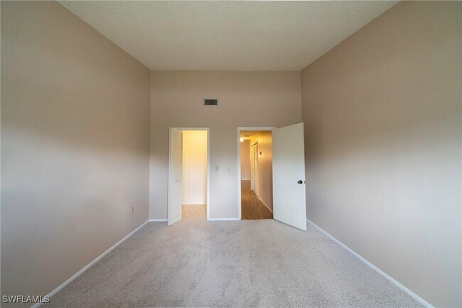 Building Photo - 6300 Sugar Bush Ln