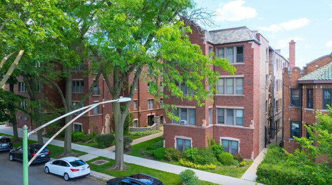 Building Photo - 6751 N Artesian Ave