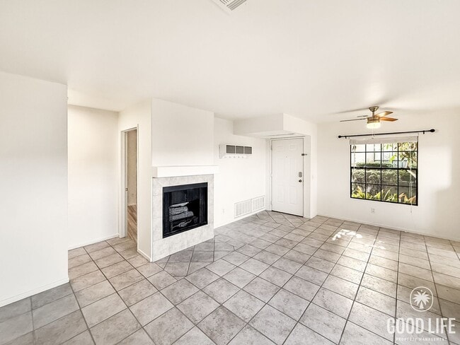 Building Photo - Beautiful 2B/2BA Condo in Rancho Penasquitos!