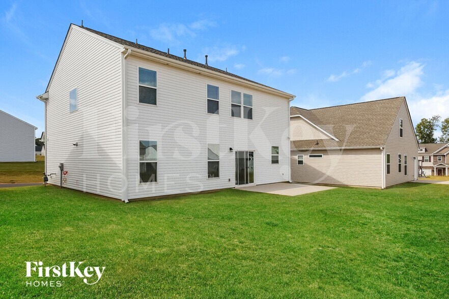 Building Photo - 302 Stonefence Dr