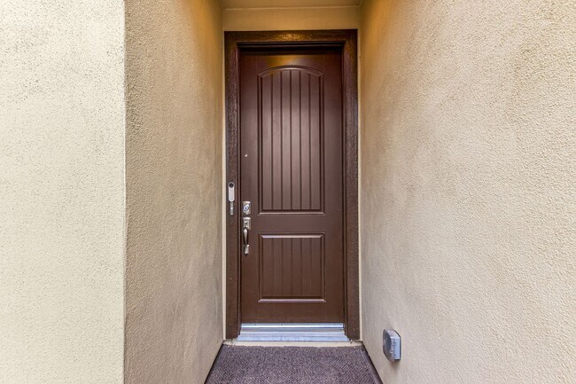 Building Photo - SONORAN FOOTHILLS 4 BEDROOM 2.5 SFH